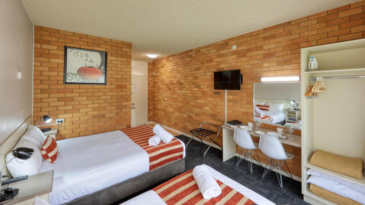 Court Street Motel Паркс Экстерьер фото