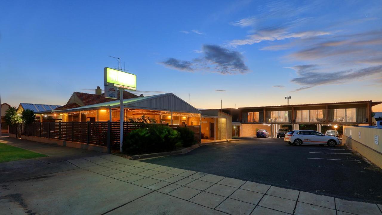 Court Street Motel Паркс Экстерьер фото